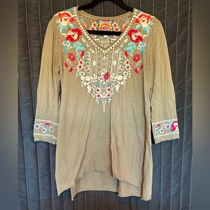 Johnny Was Sundance Light Olive Green Embroidered Long Sleeve Top - size S